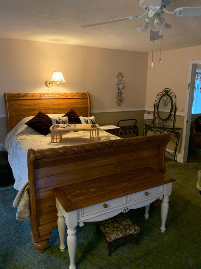Emerald Necklace Inn Bed And Breakfast Lakewood Kültér fotó